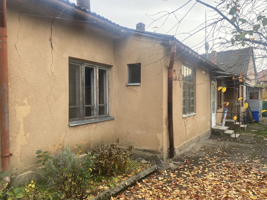 Продається 2-х кімнатна квартира від власника.