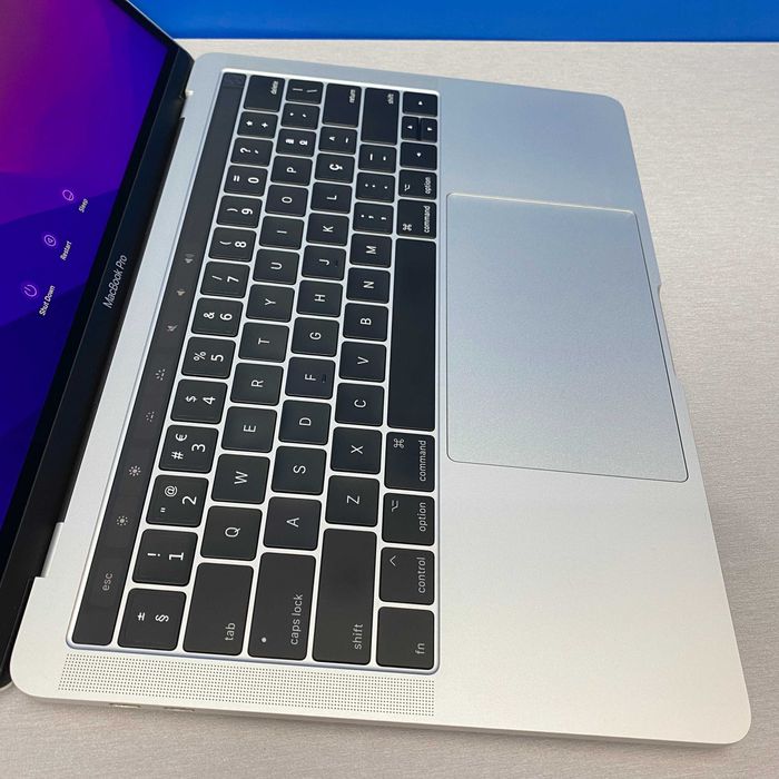 Apple MacBook Pro 13" Touch Bar - A1706 - Mid 2017 (i5/16GB/256GB SSD)