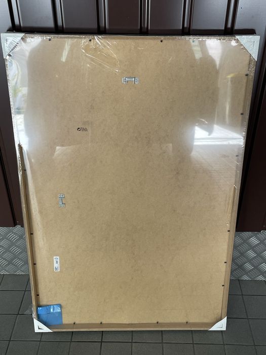 Moldura RIBBA 60 x 90 nova e selada