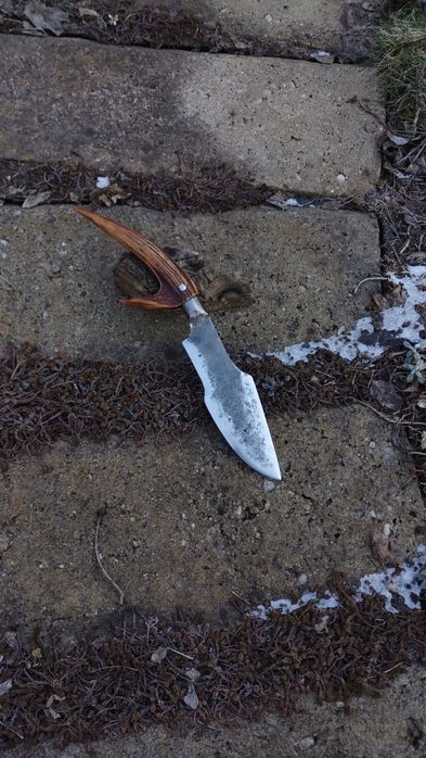 Ręcznie wykuty nóż integralny tracker/ nóż myśliwski/ knifemaking