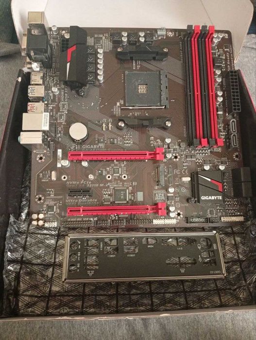 Gigabyte GA-AB350M-Gaming 3