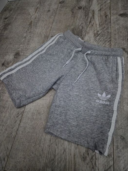 Spodenki adidas szare