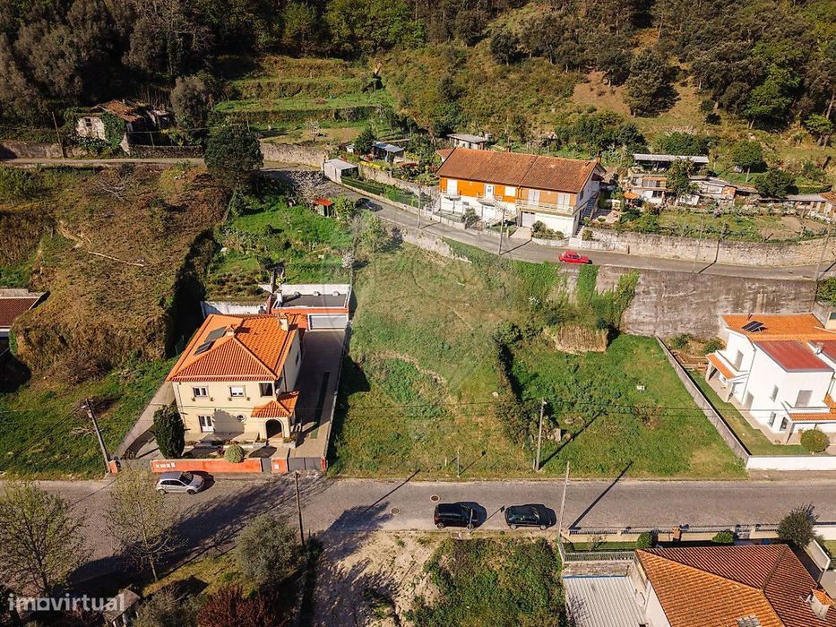 Terreno com 740m2 para construção moradia individual em Braga!