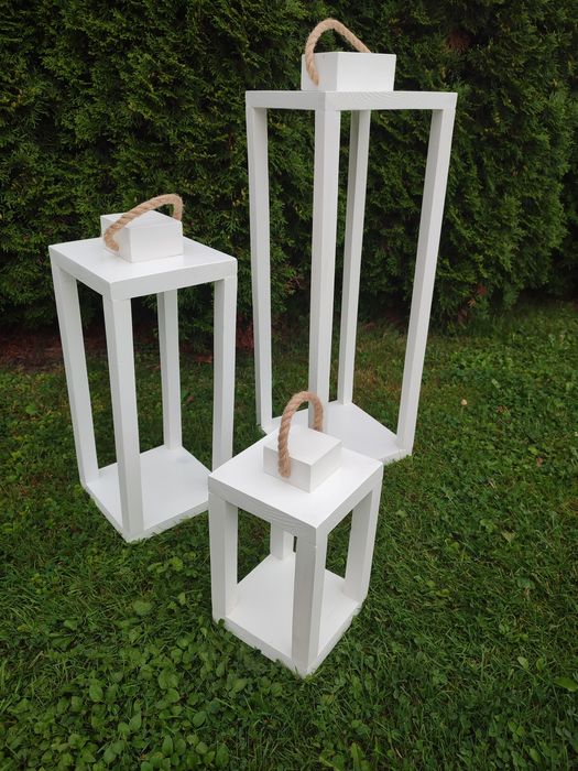 Komplet drewnianych lampionow