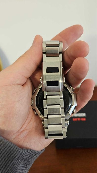 Zegarek Casio MTG-B2000 1AER carbon monocoque