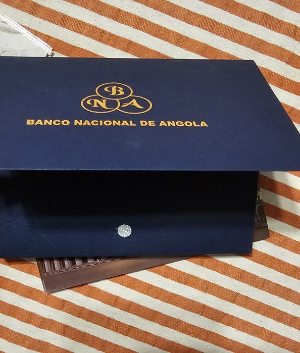 Colecção de postais do banco de Angola