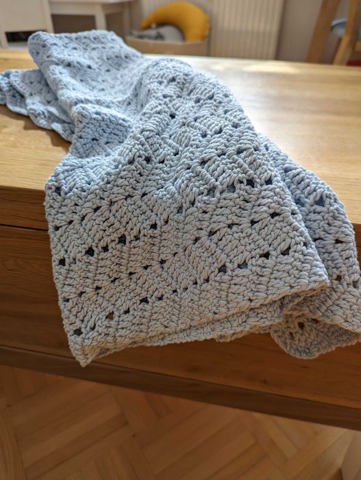 Ażurowy kocyk bawełniany