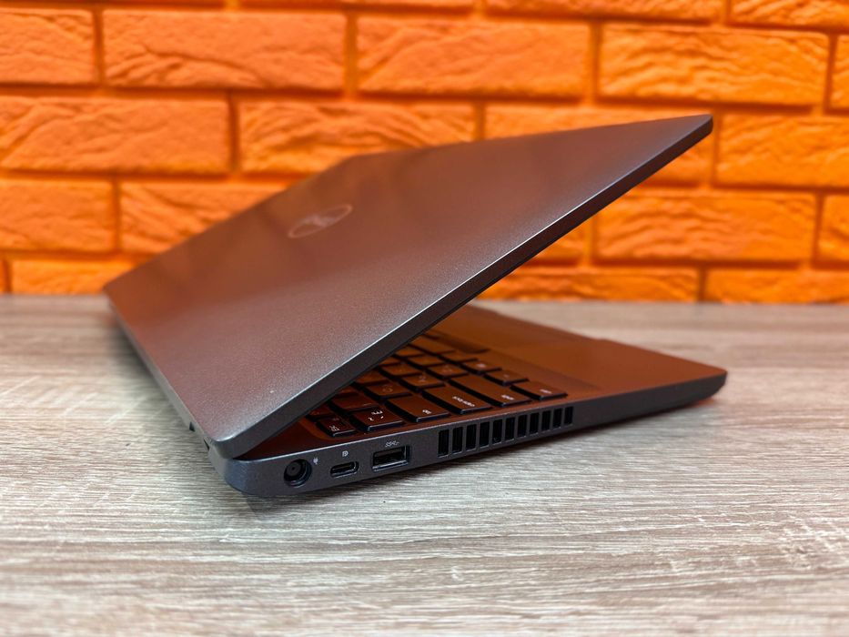 Ноутбук 15.6" Dell Latitude 5500 (1920х1080) IPS/ i5‑8365U, 8GB DDR4, 256 М2 SSD/ Гарантія 1 рік