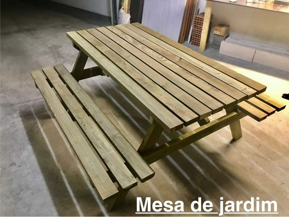 Mesa de jardim com bancos (conjunto)
