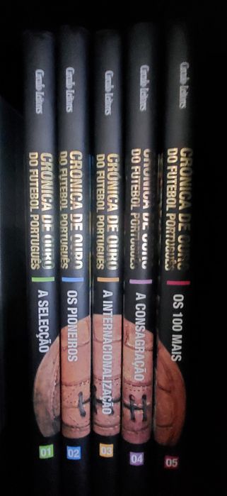 Crónica de ouro do futebol português - 5 volumes como novos
Direção d