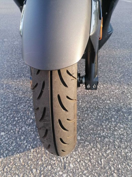 Scooter Zontes 125 M (2023) – Full Extras – Top Case Shad, Quad Lock, Pneus Novos