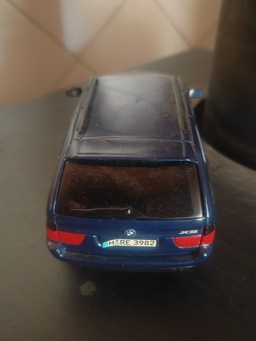 Model BMW X5 w skali 1/24