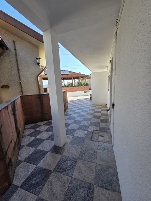 Alugo  T2+1 com 300m2 de jardim