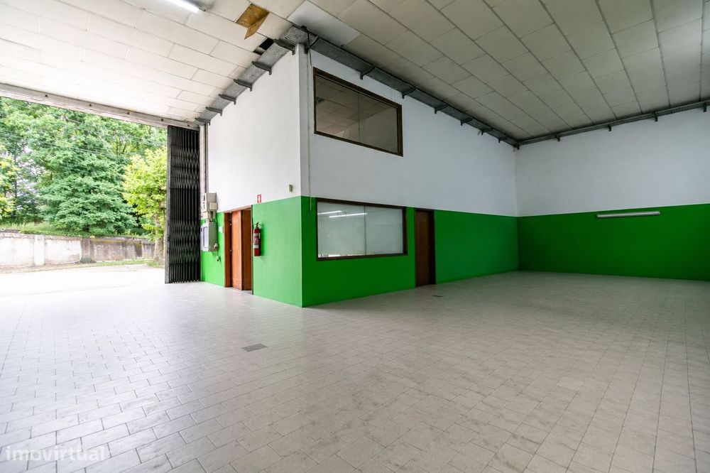 Fábrica/Indústria  Venda em Oliveira (Santa Maria),Vila Nova de Famali