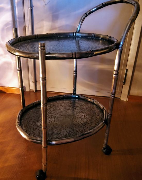 Carrinho de Chá Vintage em Estanho