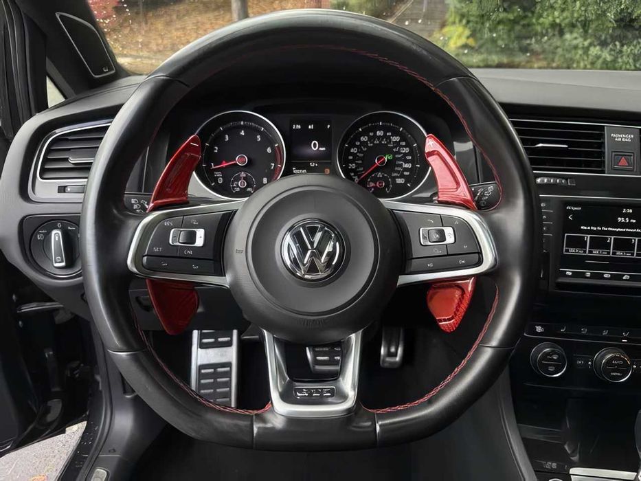 Volkswagen Golf GTI      2016