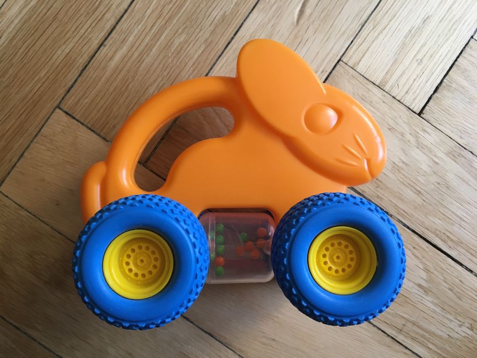 NOWY Pojazd auto królik grzechotka.