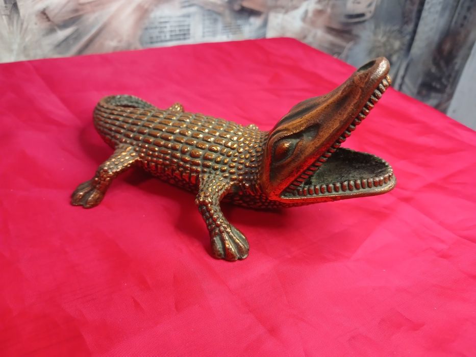 Пепельница СССР. Крокодил, аллигатор, геккон.
