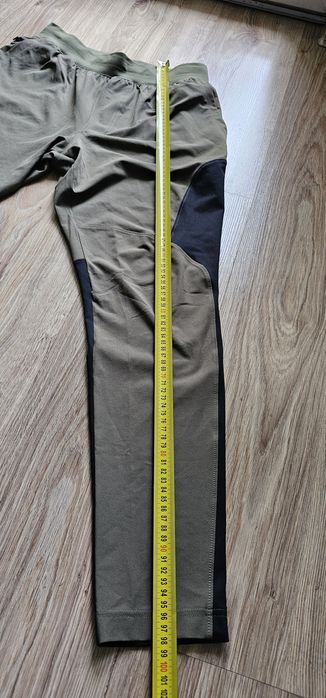 Under Armour spodnie męskie na siłownię rozmiar M wymiary na zdjęciach