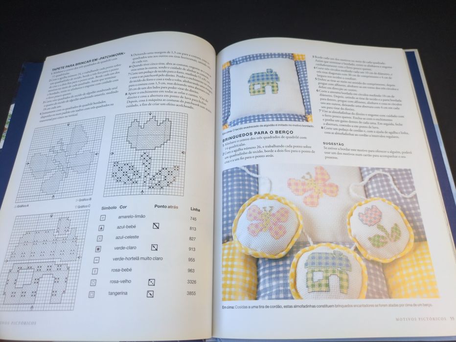 Decoração em Ponto de Cruz de Maria Diaz