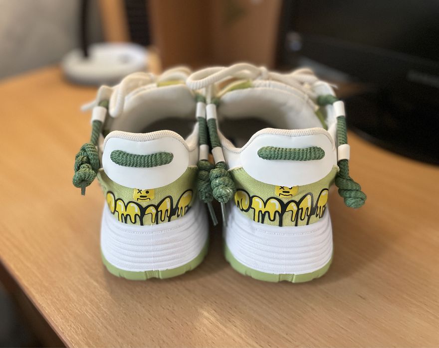 Зелені жіночі кросівки