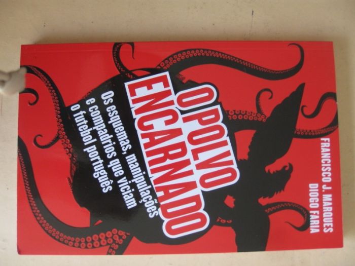 O Polvo Encarnado de Francisco J. Marques e Diogo Faria