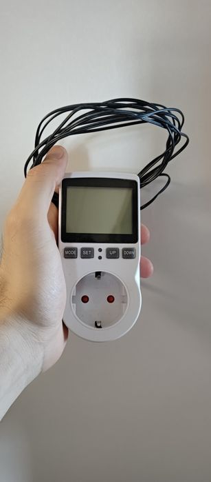 Controlador de temperatura com tomada