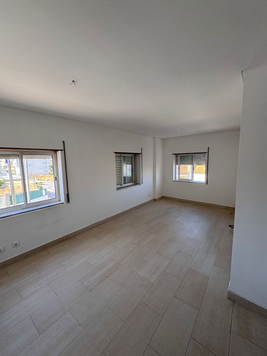 3° andar - T2 para arrendar na Quinta do Conde