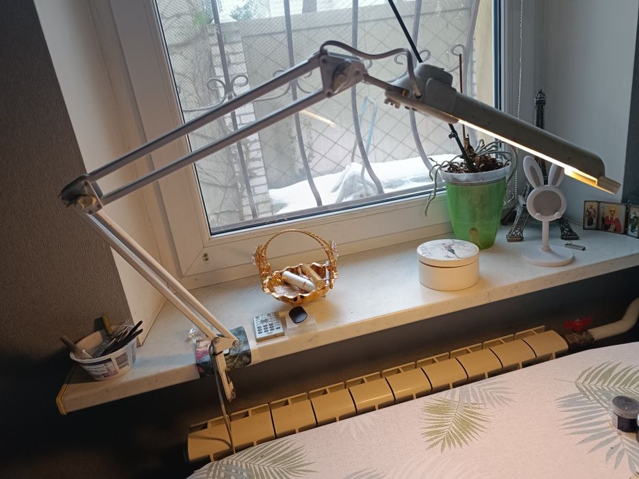 Лампа настольная на струбцине