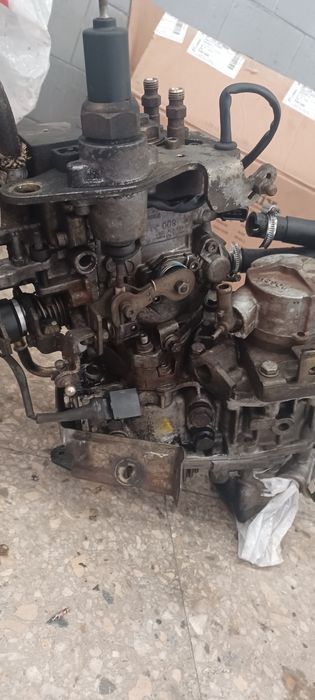 Bomba injectora e bomba de óleo. Renault master 2.5 de 1999