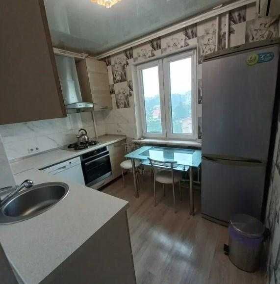 Продам 1 кімнатну квартиру на Котовського !