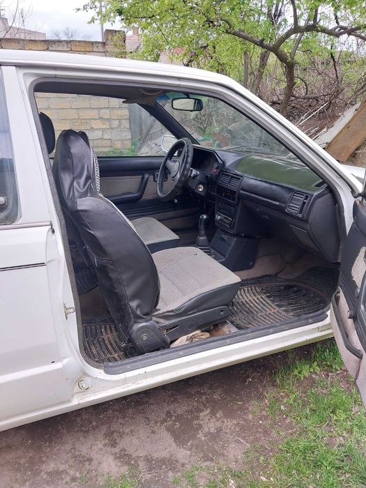 Мазда 323 Mazda автомобиль