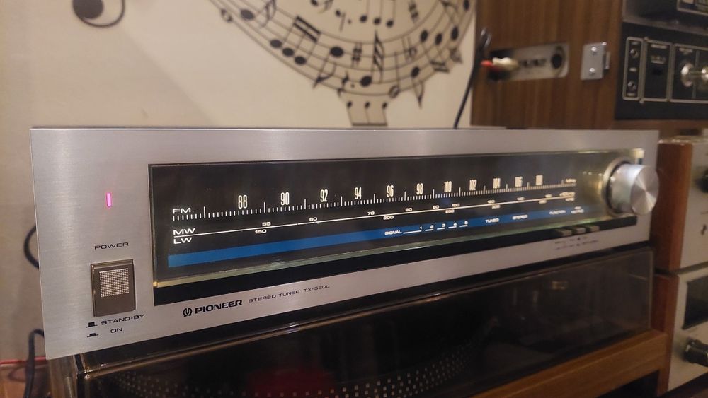 Pioneer stereo tuner TX-520L