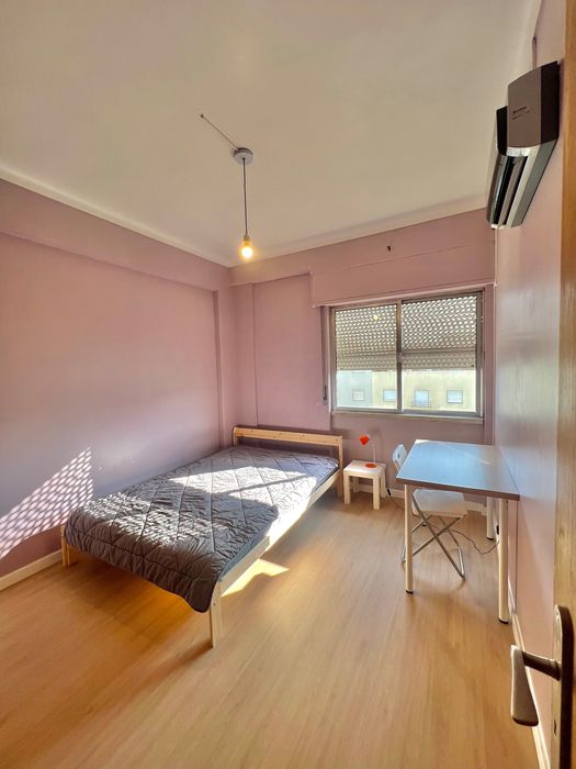 Quarto individual em Moita