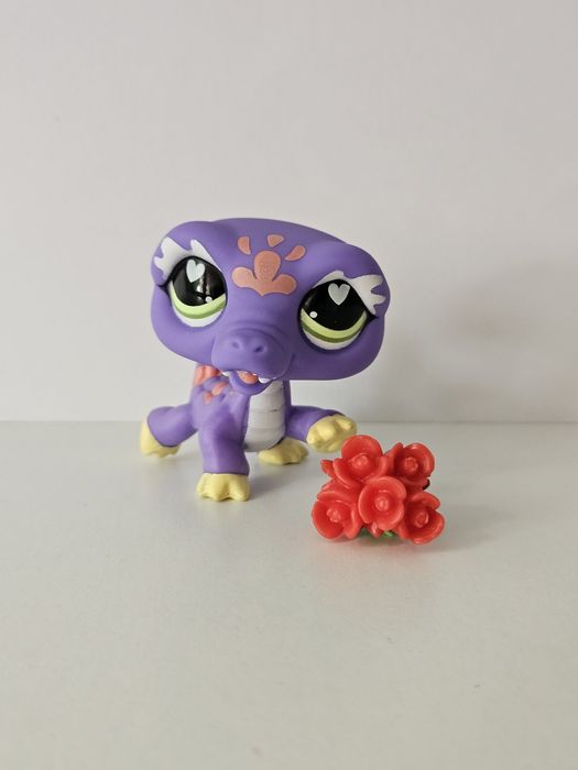 Krokodylek z różami Littlest Pet Shop