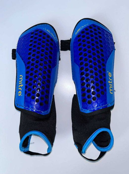 Футбольные щитки наколенники mitre aircell