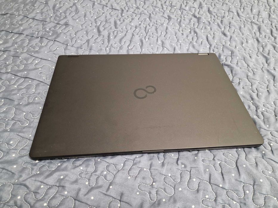 Fujitsu 15 U757/Full IPS/Core™i7 7600U/8DDR4/256SSD/Intel HD620 2GB