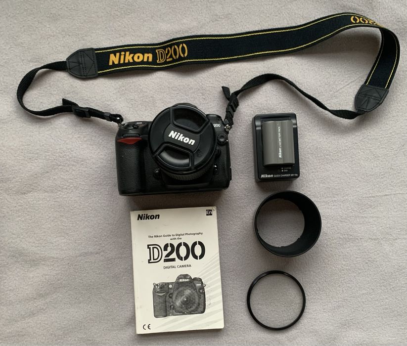 Nikon d200 фотоаппарат маленький пробег