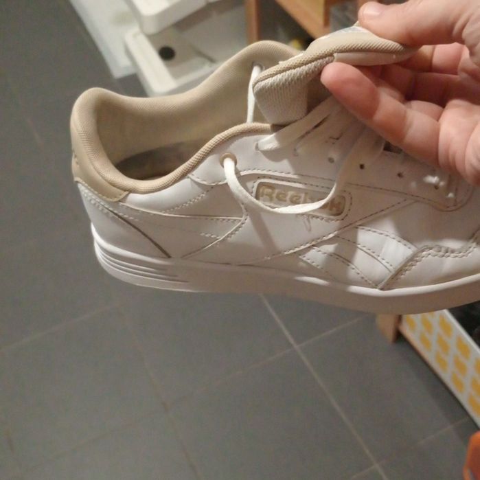 Título: Reebok Court White/Oat – Como novos