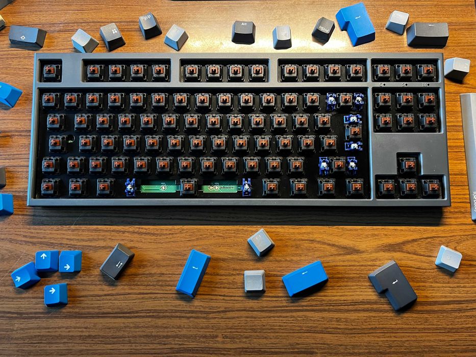 Ducky One 2 Skyline Teclado mecânico | Layout ISO PT | Brown Cherry MX