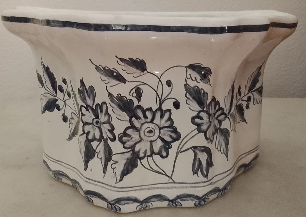 Floreira em porcelana