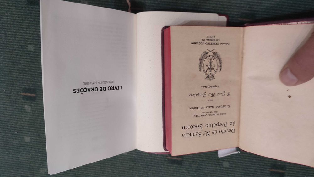 12 Livros Religiosos antigos Missais e Livros de Orações