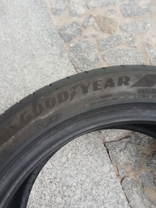 2 pneus 245 45 r18 Goodyear