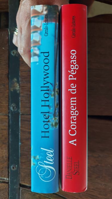 2 livros Danielle Steel - Pégado e Hotel Hollywood