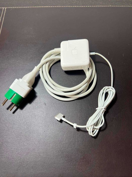 Laptop Apple MacBook Air 13.3" 256GB srebrny w super stanie