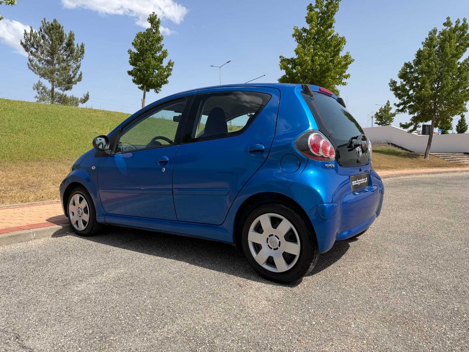 Toyota Aygo 1.0 CoolBlue - Caixa Automática + Ar Condicionado