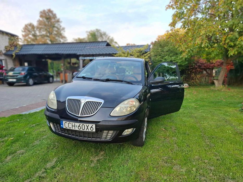 Lancia Ypsilon