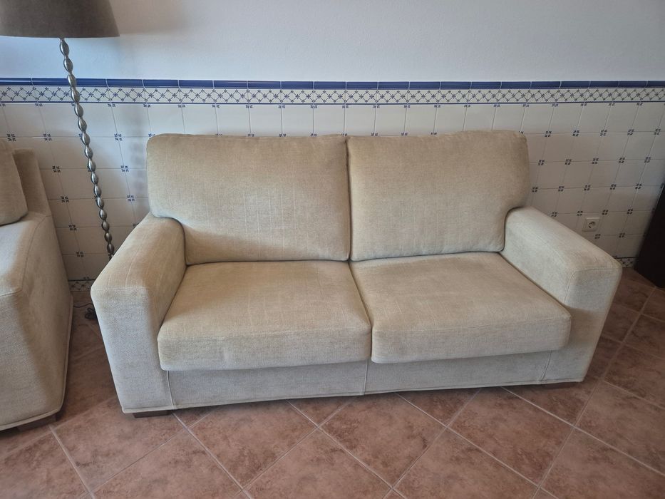 Conjunto de dois sofás em tecido - NOVO PREÇO