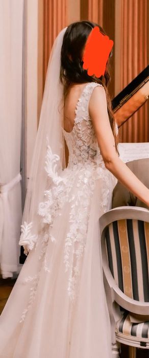 Przepiękna efektowna suknia ślubna rozcięcie brokat tiul