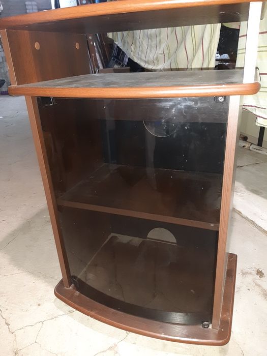 Продам тумбу під тв.